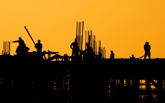 Costituzione Italiana e lavoro,Principio di dignità del lavoratore,Statuto dei Lavoratori,Tutela della libertà dei lavoratori,Diritti e doveri dei lavoratori,Ostacoli alla partecipazione dei lavoratori,Legge n. 300/1970,Libertà di opinione nel lavoro,Divieto di controllo a distanza sui lavoratori,Equilibrio produzione economica e diritti dei lavoratori