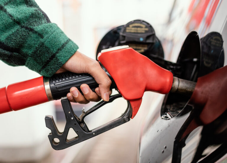 Carburante e combustibile: detraibilità IVA e deducibilità del costo